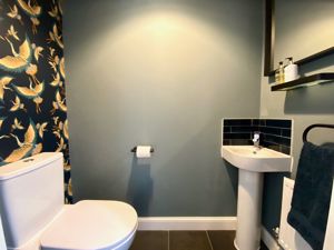 Guest WC- click for photo gallery